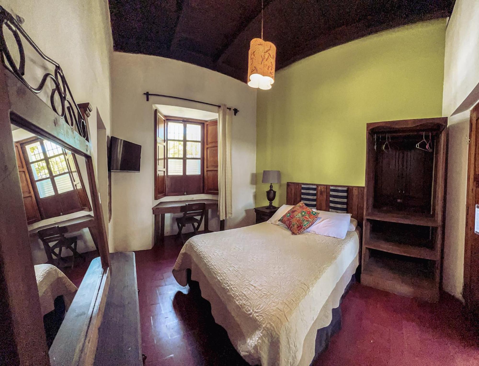 אנטיגואה גואטמלה Hostal Antigueeno מראה חיצוני תמונה